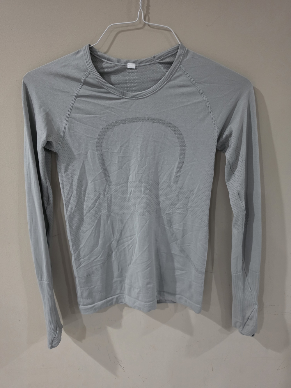 Lululemon Swiftly Tech Long Sleeve Shirt Size 2 Gray Seamless Running Top